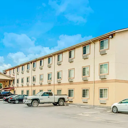 Super 8 By Wyndham San Antonio/Fiesta Hotel